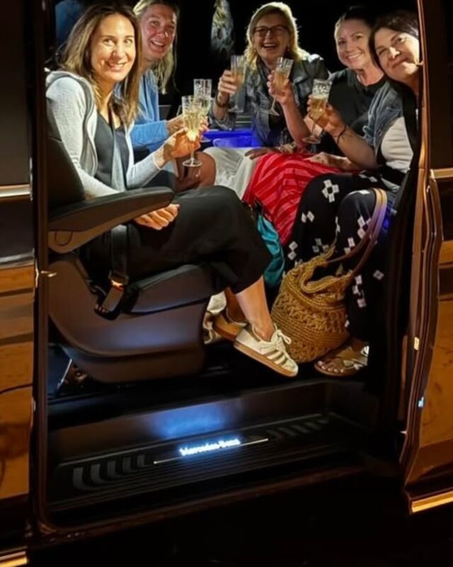 Hounslows Sherborne Taxis.  #sherborne #sherbornedorset #sherbornewedding #sherborneindependant #sherborneinternational #sherbornetaxi #sherbornecabs #sherborneposhtaxi #sherbornecars #sherbornetravel #sherborneschools #sherbornechauffeur #sherborneairporttaxi #ariporttransferservice #seaporttransfer #citytransfer #businessowner #businesstransfers #businesschauffeur #sherborneweddings #sherborneweddingcar #sherborneweddingtaxi #sherborneweddingtranssport