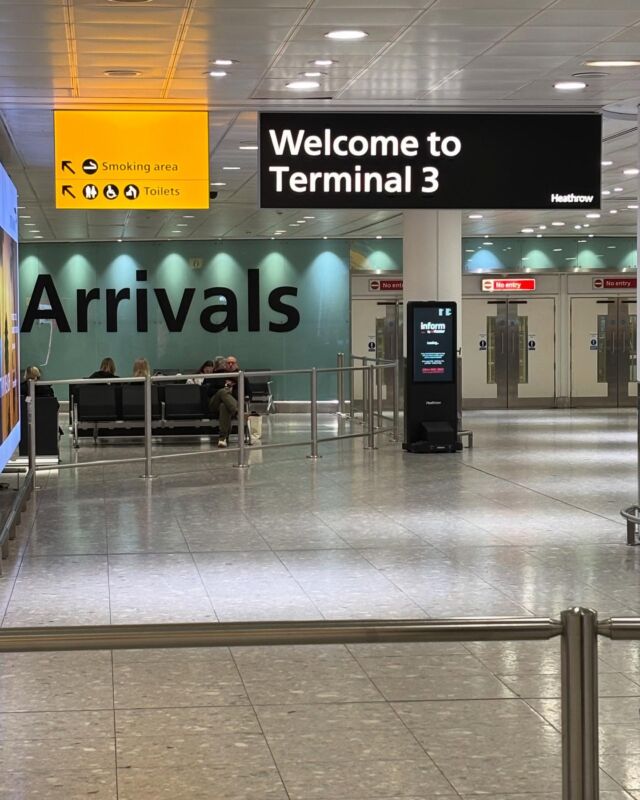 Heathrow T3  this morning 🚕
